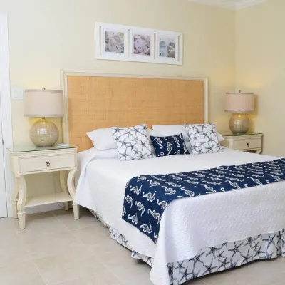 Villa Vuemont - Peaceful 3 Bedroom Villa with Pool - Хоумстей