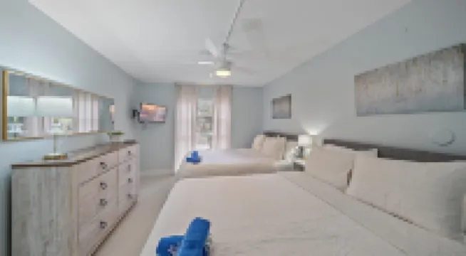 Pura Vida 2 Bedroom Condo by RedAwning