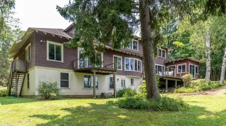 Camp Roosevelt 5 Bedroom Cottage by RedAwning