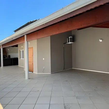 Casa com piscina em Bertioga 1