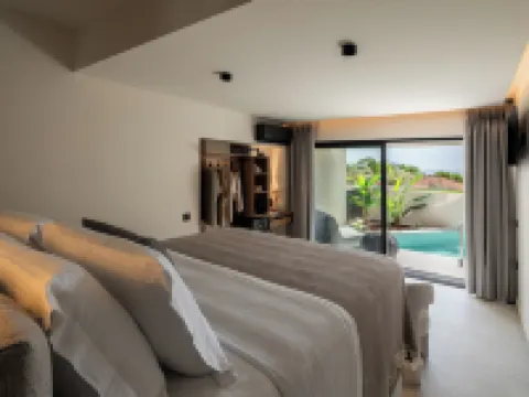 Nimfi Suites Hotels in Skiathos