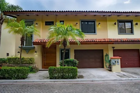 Stylish Villa with Brand-New Furniture, Panoramic Ocean Views, and Infinity Swimming Pool & Hot Tub