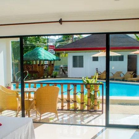 Alona Vida Beach Hill Resort