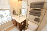 노트르담까지 도보 거리, 넓은 3베드룸 타운홈, 차고 있음, 가족 친화적인 편의시설 123p