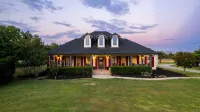 18-Acre Texas Ranch w/ Venue Barn & Pickleball