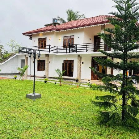 Ahasna Airport Villa