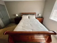 Private top floor spacious 1 bedroom retreat - Guesthouse