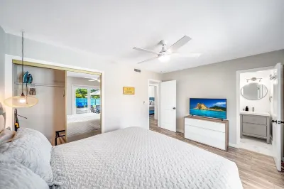Heated Pool + Hot Tub! Close 2 Beach & Shops!