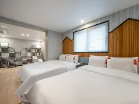 Kids Hotel Sangsang Play Отели рядом с достопримечательностью «Аметистовый пещерный комплекс Часучжон»