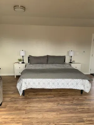 Calf Creek Cottage-Cozy home with amazing views! Hotels near Hole In The Rock Road