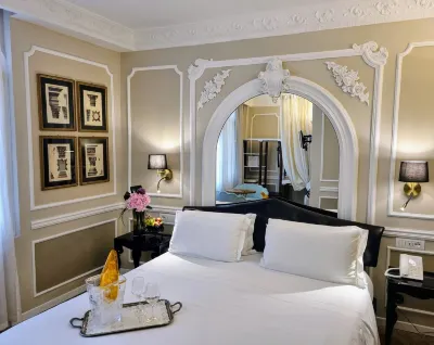 Hotel Santo Stefano Hotels near Palazzo Ferro Fini
