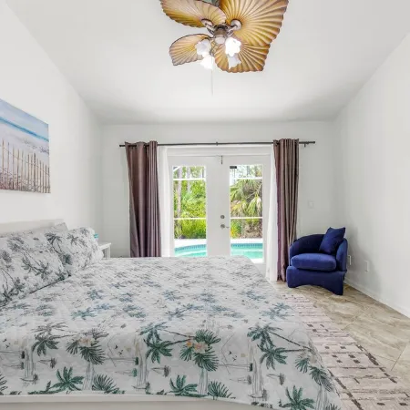 3br Villa, Private Heated Pool, Garage, EV-Charger