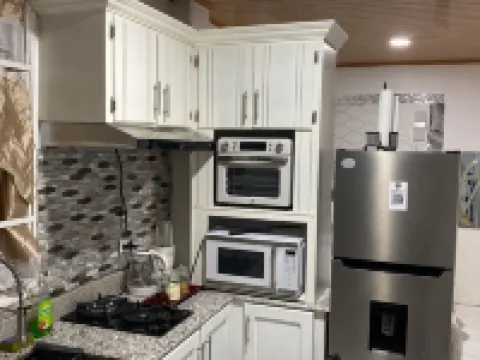 Odyssey Suites فنادق في جورج تاون