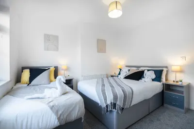 Modern - 2 Bed - Free Parking Hotels in 