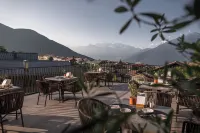 Maraias - Luxury Suites & Apartments - breakfast
