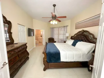 Spacious 4-bedroom house in brilliant Coral Springs with AC