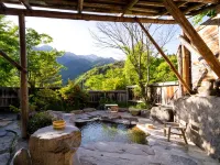 Yakinoyu Ryokan Okuhida Onsen Spectacular views โรงแรมใกล้สะพานทาชิโระ