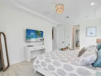 Coastal Luxury with Heated Pool, Jacuzzi, Bikes, Near Beach Hotel in zona Marco Island Water Sports