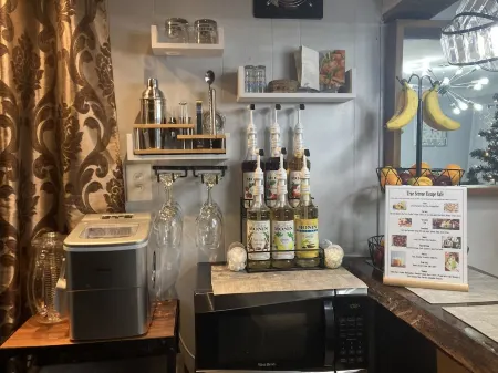 Elegant Serene Escape in Wyandotte