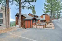 5 Mi to Lake Tahoe: Stateline Townhome