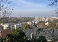 House with garden overlooking Paris and the Eiffel Tower