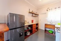 KhayaLethu Cottage 2 Cozy home, 10mins walk to the majestic falls. Lovely garden