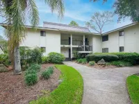 Renovated  Saddlebrook 1st Floor 2bd/2ba Condo w/Golf & Water Views