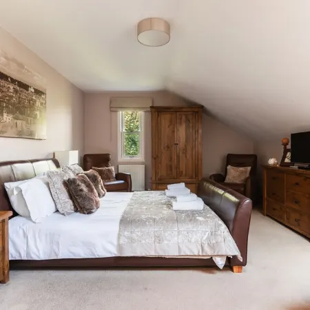 Luxury cottage with garden and parking in the heart of the village.  Sleeps 8.