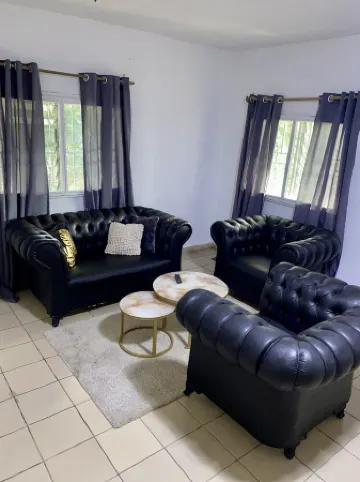 Very spacious house 5 minutes drive from the beach!