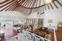 4 Bedroom, 4 bathroom Villa on the Beach