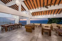 Beachfront Steps from Romantic Zone: Casa Cuatro Abrazos (Upper Half)