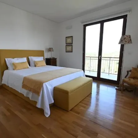 Old house restored in Douro, 5 km from Vila Real. Comfort and tranquility.