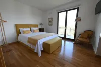 Old house restored in Douro, 5 km from Vila Real. Comfort and tranquility.