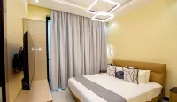 Arikays Homes - 3bdr/3bthr apartment with pool, hot tub, & gym.