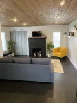 Beautiful cozy cottage 1 block from the lake and Oakwood hotel. Hotel a Syracuse