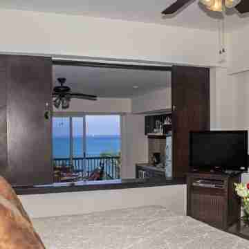 Condo Infront of the Beach Rooms