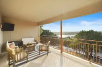 Lake Travis Chic with MILES of views and Awesome amenities