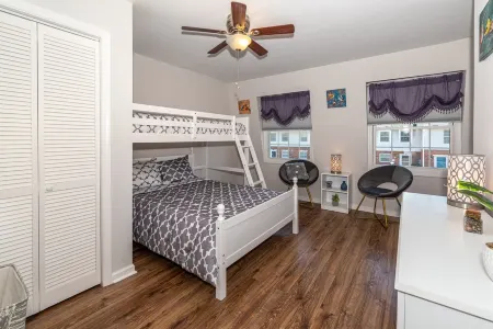 Affordable luxury on the beach! Отели рядом с достопримечательностью «Pine Knoll Shores»