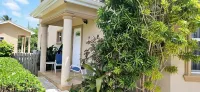 Casa de Bells 2 - Studio apartment with pool, gazebo, private entrance & parking