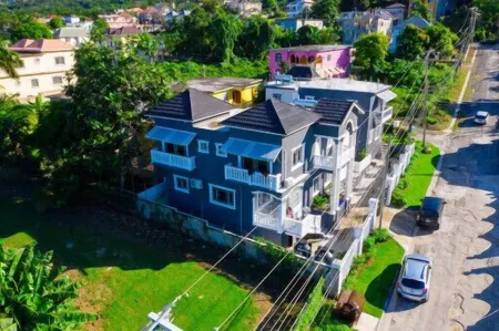 Private Villa! 3BD-3BA! Pool -AC