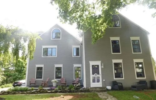 Perfect location  ! Harbor Breeze is on Camden Harbor & walking distance to town