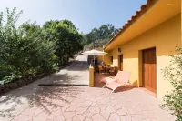 charming house in the middle of nature with pool .Ideal couples.