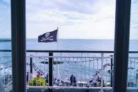 Breathtaking 180° Ocean Views  호텔