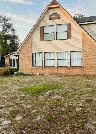 Stylish studio/ 3 min Downtown New Port Richey.