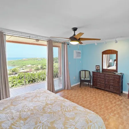 Beachy 2 Bedroom Coakley Bay Condo with AC, pool and backup generator.