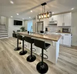 Hillside Hideaway - Up By The Ravine w/ 5 Minute Walk to Little Beach Hotels in Elgin County