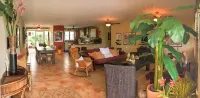 Affordable & Beautiful Dream Condo with a private pool near  Seven Seas Beach