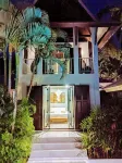 Luxury villa, private beach, infinity pool. Fully serviced. Beautiful sunsets