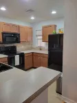 Beautiful like new tree house townhouse 3 balconies you will love convenience !