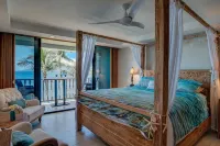 Romantic Oceanfront Condo at Lahaina Shores with Sweeping Ocean Views